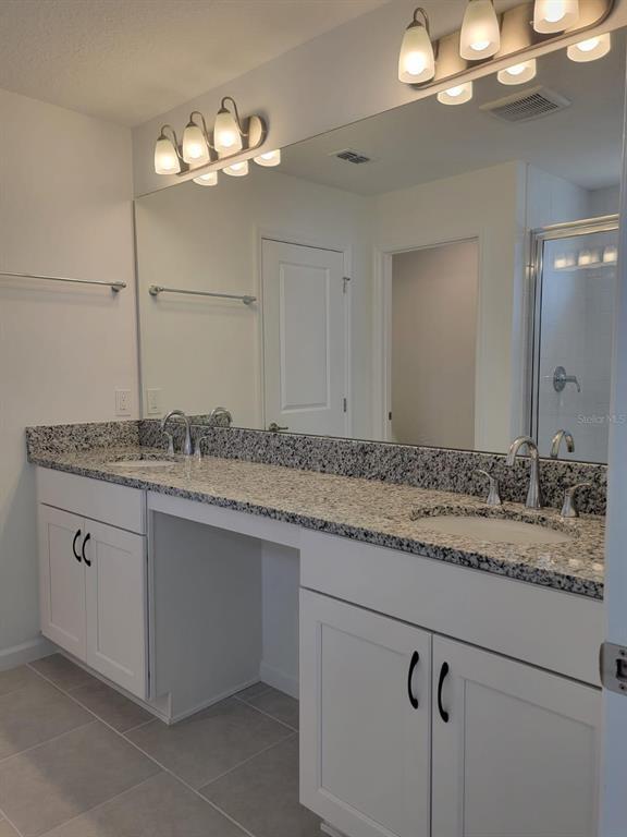 Building Photo - 12887 Westhaven Oak Dr