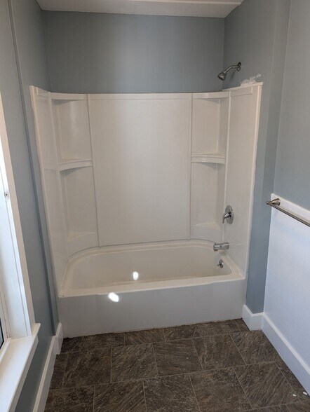 Bathroom - 353 N State St