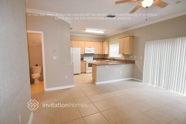 Building Photo - 4957 SW 136th Ave