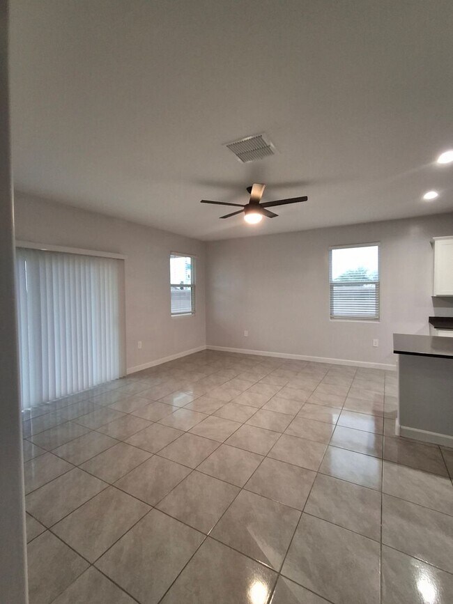 Building Photo - 36672 N Asturian Vly Wy