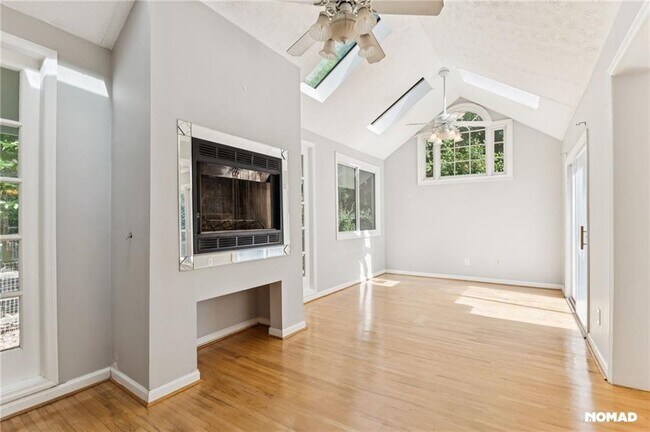 Building Photo - 3655 Liberty Ln