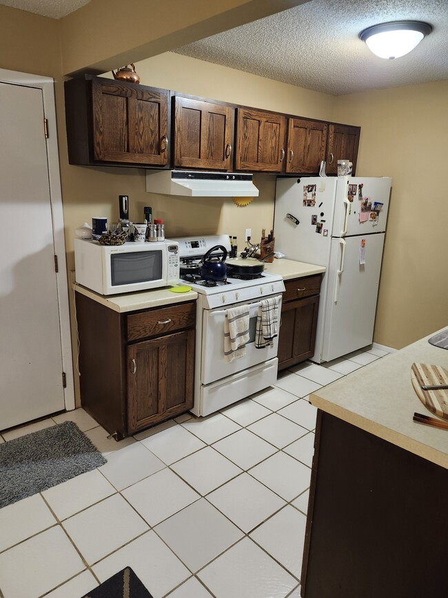 Building Photo - 1601 N Innsbruck Dr