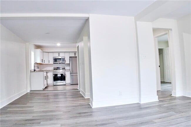 Building Photo - 184 Scott St NW