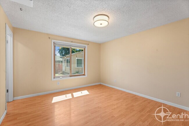 Building Photo - 4213 NE 139th Ave