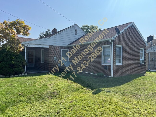 Building Photo - Lovely 3 Bedroom 1 bath all One Level Home...