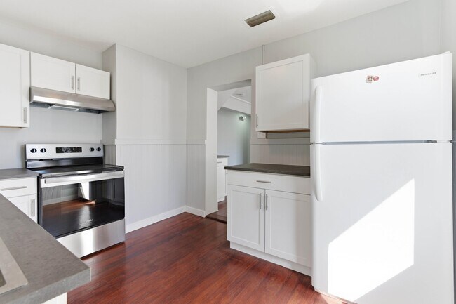 Building Photo - 50 Saragossa St