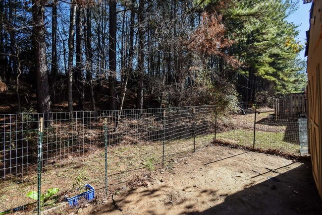 Building Photo - 1307 Sweet Pine Dr