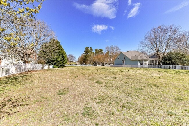 Building Photo - 178 Harper Lee St