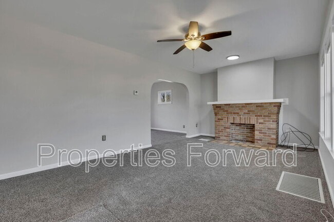 Building Photo - 1185 E 22nd Ave