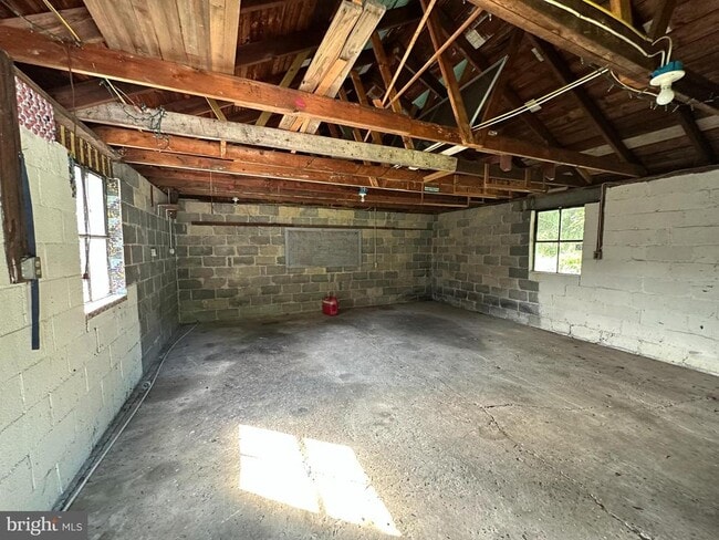 Building Photo - 4599 Carlisle Rd