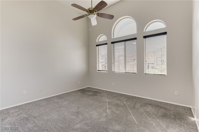 Building Photo - 6632 Ditmars St