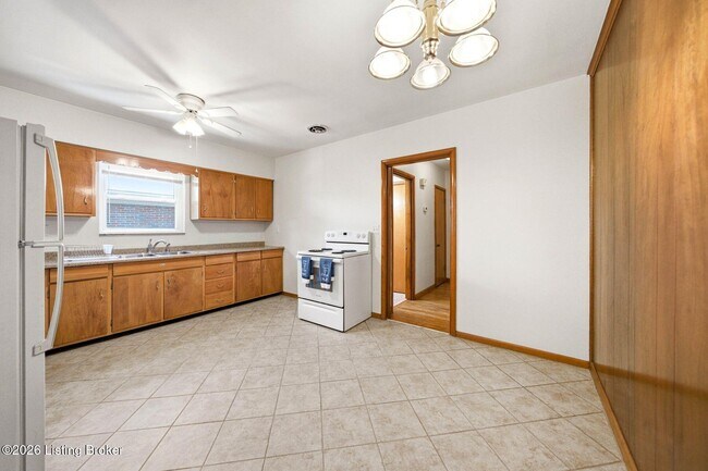 Building Photo - 119 McArthur Dr