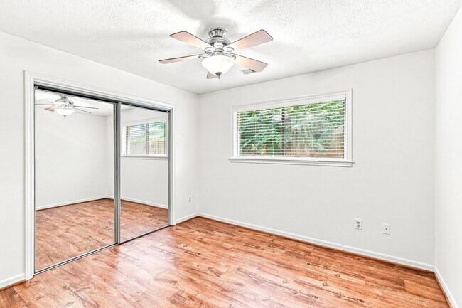 Building Photo - 15907 Spring Forest Dr