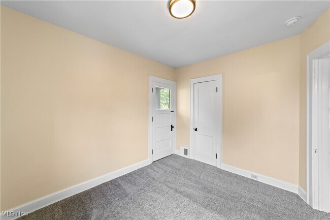 Building Photo - 4360 W 45th St