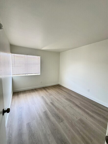 Building Photo - 10125 De Soto Ave