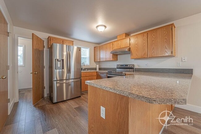 Building Photo - 1216 W 22nd St