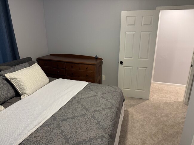 Building Photo - 1303 E Thirteen Mile Rd