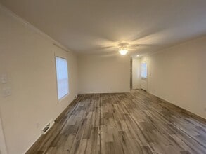 Building Photo - 4 Mink Ct