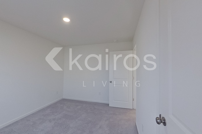 Building Photo - 7020 Moss Creek Way