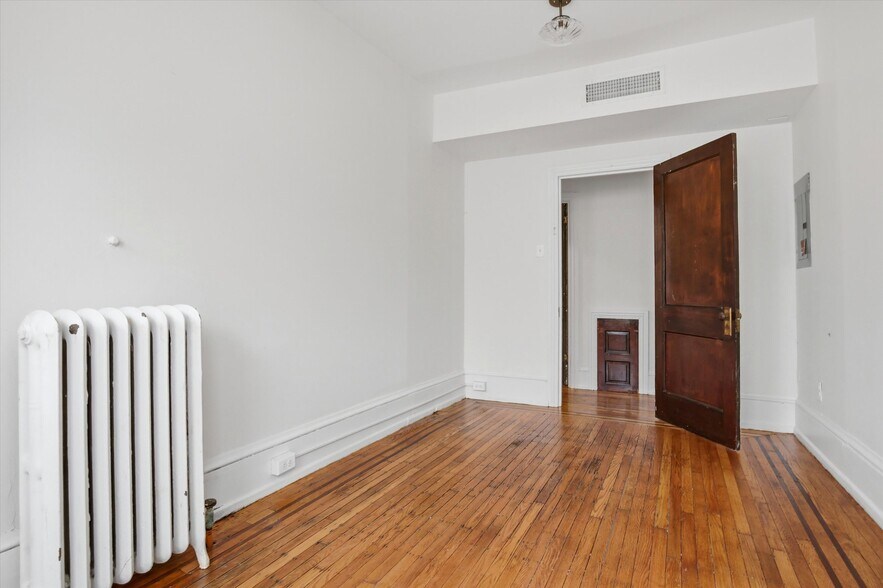 Building Photo - 420 Lyceum Ave