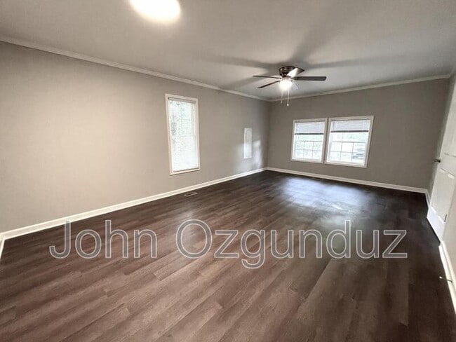 Building Photo - 5108 Sinclair Dr