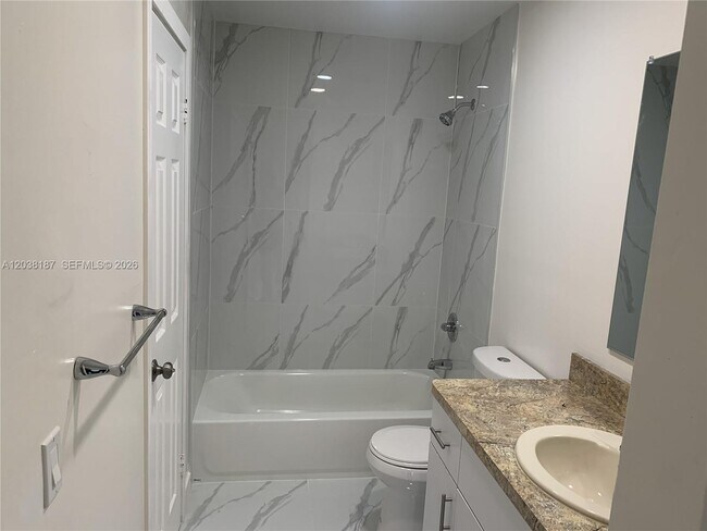 Building Photo - 2319 W 60th St