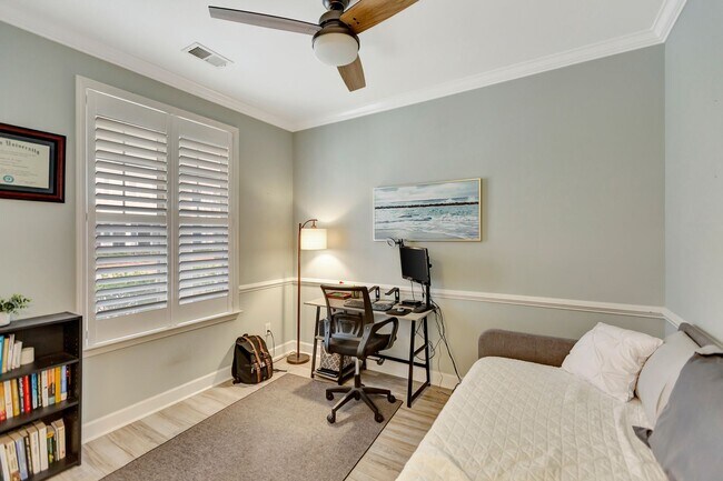 Building Photo - Immaculate Townhome in Dunes West