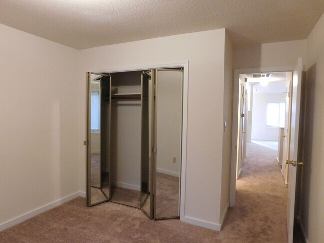 Building Photo - 30 Ohara Dr