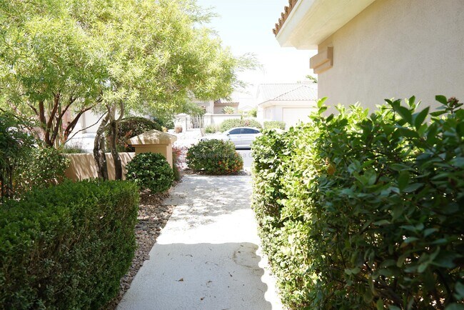 Building Photo - 78585 Autumn Ln