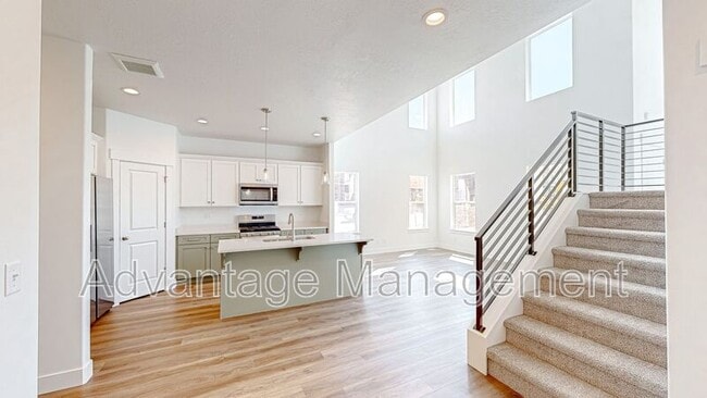 Building Photo - 1583 Stark Dr