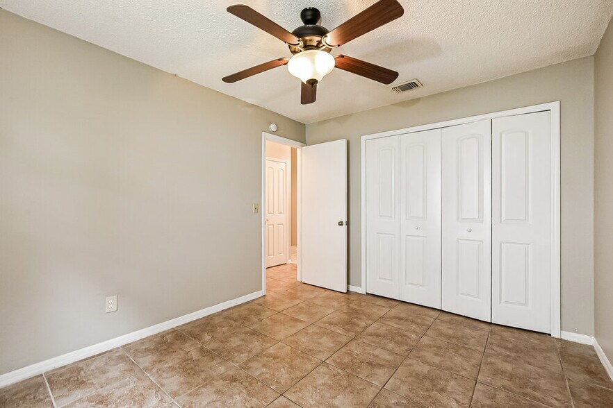 Building Photo - 9324 Pavillion Dr
