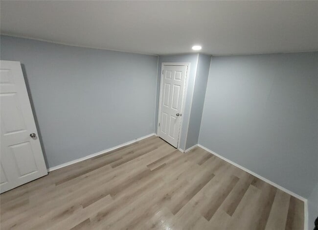 Building Photo - 521 W 2nd St