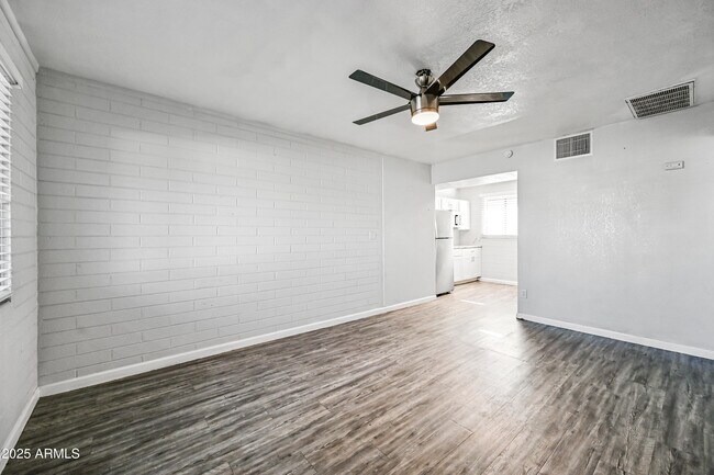 Building Photo - 1744 W Glendale Ave