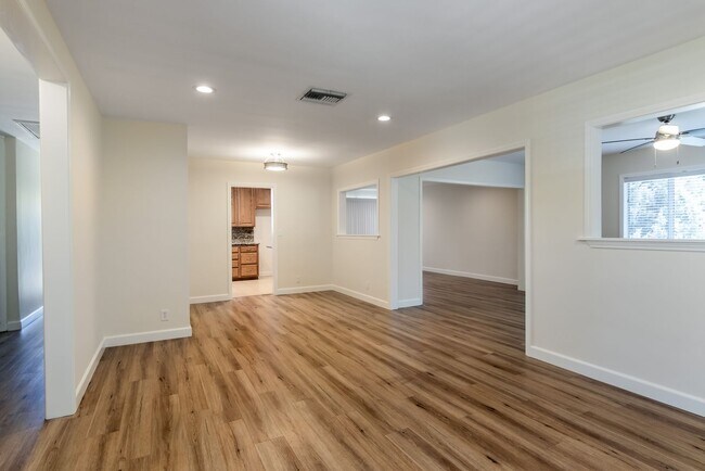 Building Photo - 22436 Avenue San Luis