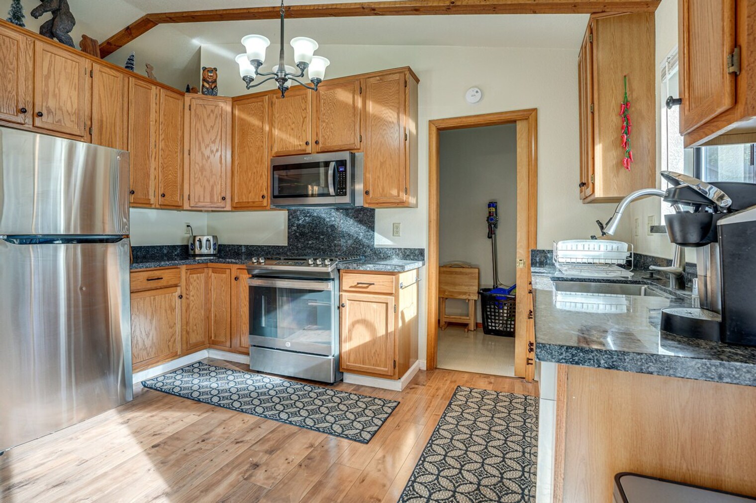 Building Photo - 2634 Pinter Ave