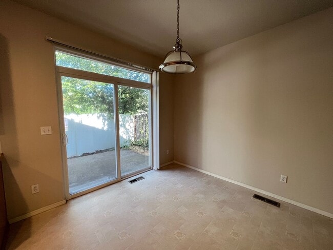 Building Photo - 4353 SE Chelsea Ln