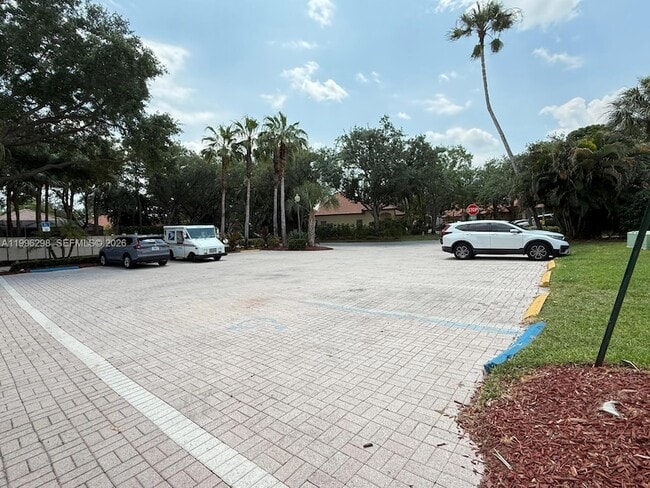 Building Photo - 1016 Via Jardin