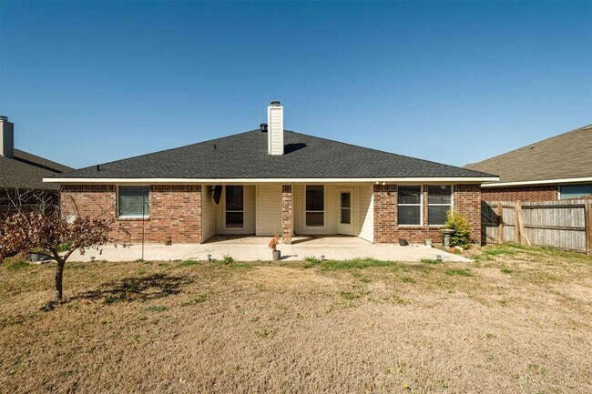 Building Photo - 706 Lakeview Dr