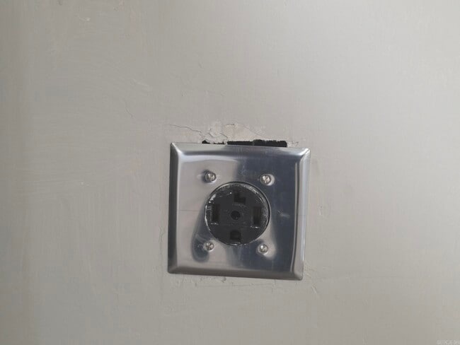 Building Photo - 15 Cliffwood Cir