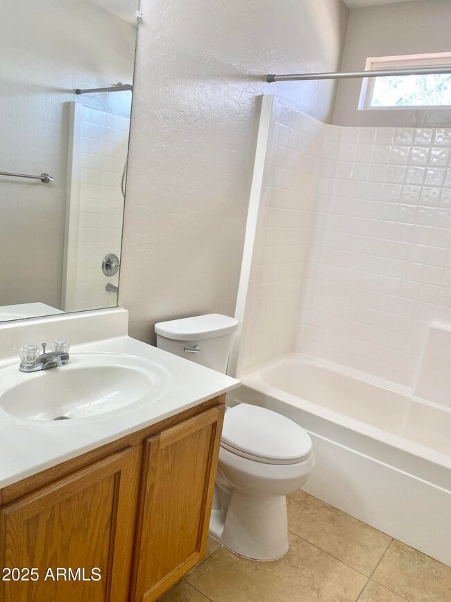 Building Photo - 11911 W Dahlia Dr