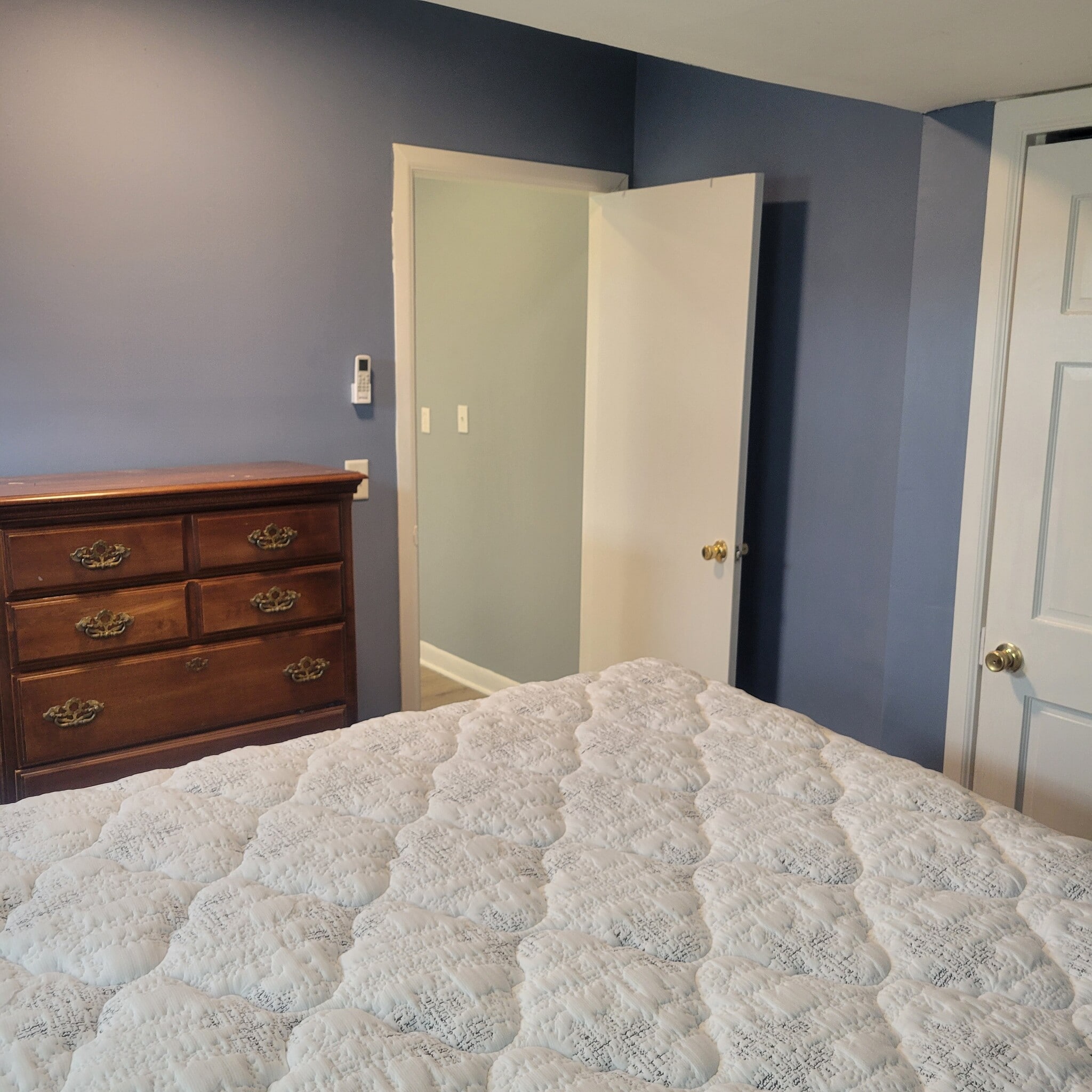 Bedroom to Living room - 50 Airlie St