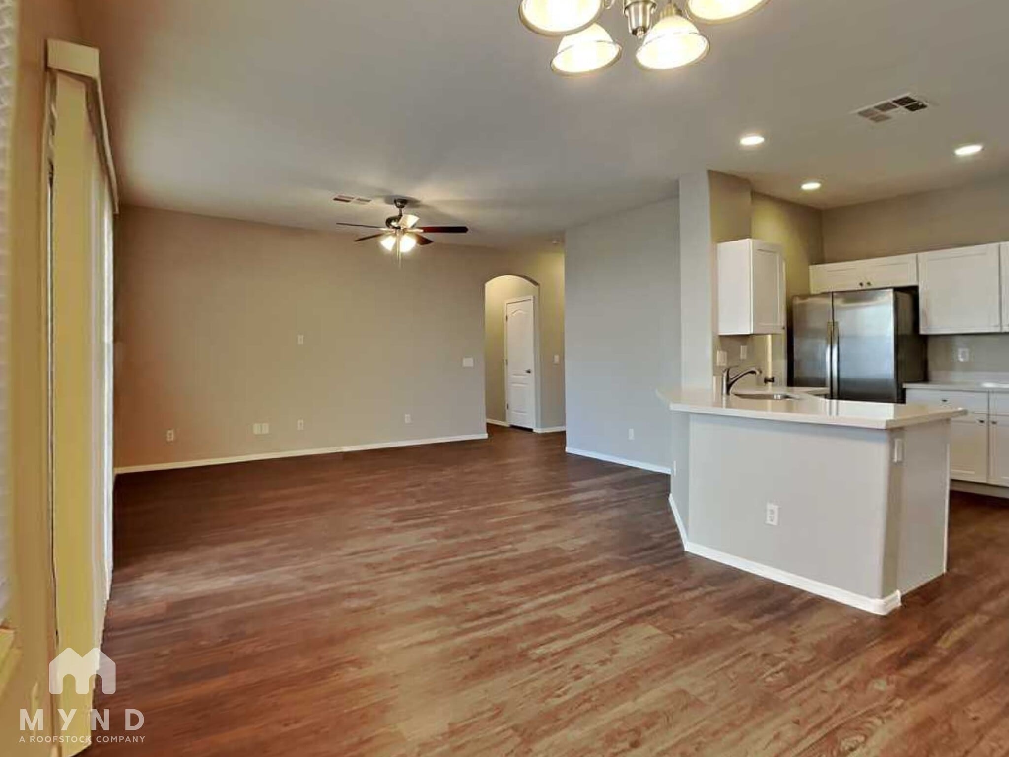 Building Photo - 506 W Gary Way