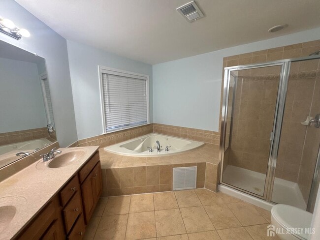 Building Photo - 51 S Shore Dr