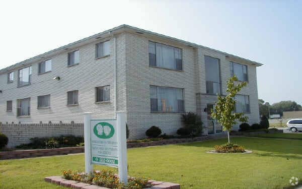 Main Property View - 7500 Morganford Rd