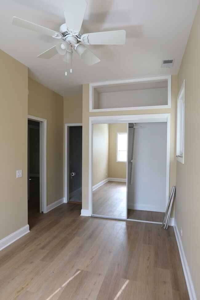 Building Photo - 2131 W Grace St