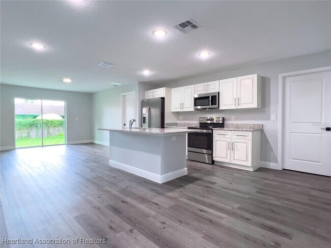 Building Photo - 501 Triumph Dr