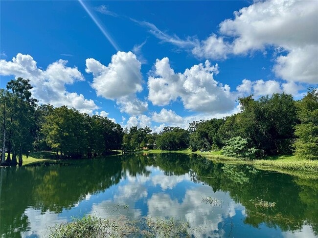 Building Photo - 1304 E Gore St