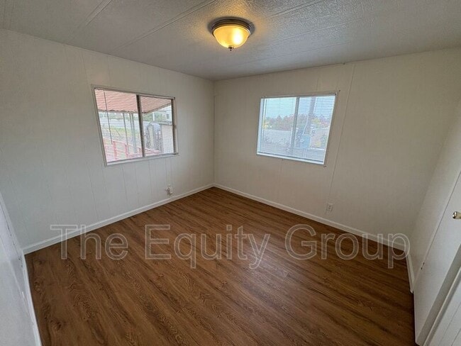 Building Photo - 26521 Rd 100