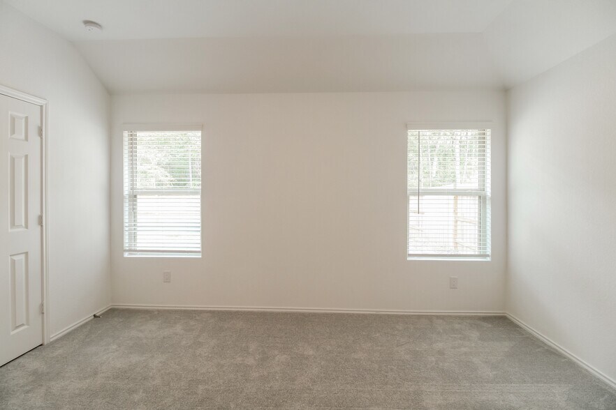Building Photo - 3635 Solanum Dr
