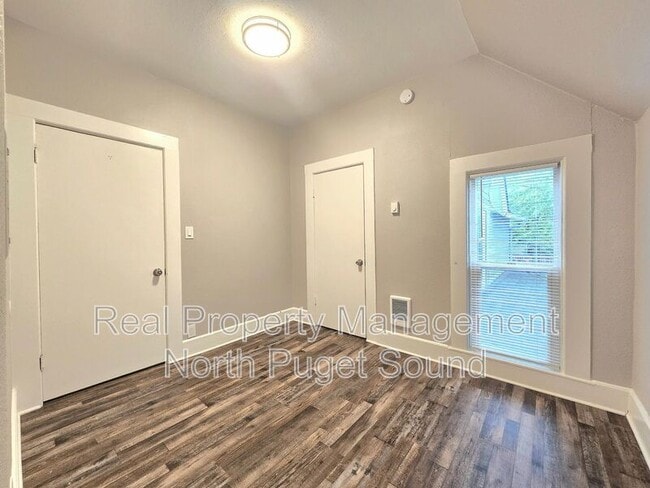 Building Photo - 301 Avenue B
